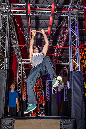Planet-Obstacle-Adults-Night-9993