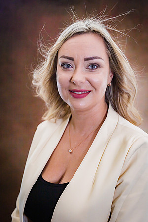 20220803-Headshot-Jane-3866