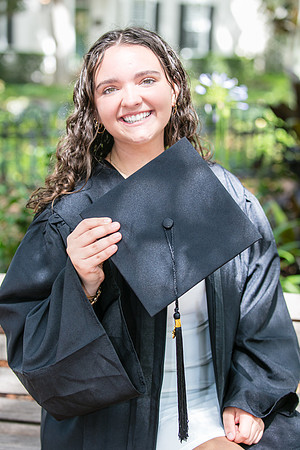 20250502-Lucinda-grad-session-9461