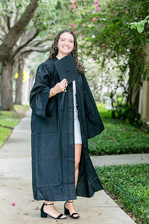 20250502-Lucinda-grad-session-9494
