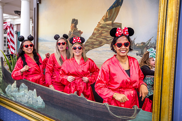 Valentine-Session-Momsies-Disney-Epcot-2022-0977