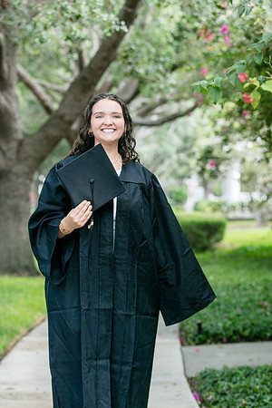 20250502-Lucinda-grad-session-9489