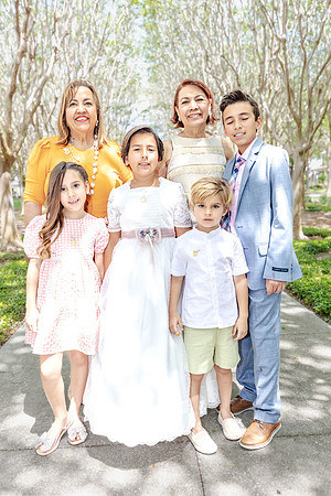 20240427-Mariana-Esquibel-Emma-First-Communion-9024
