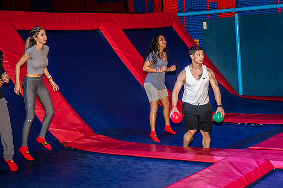 Planet-Obstacle-Adults-Night-0071
