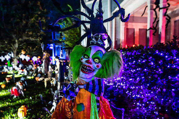 Halloween-Houses-Celebration-2024-2728-