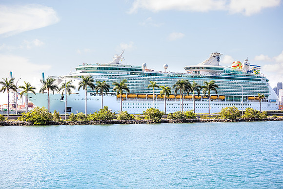 Miami-Millionaire-Row-Island-Queen-Cruise-3484cs-