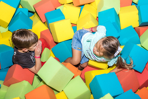 Henry-7th-Birthday-Planet-Obstacle-2415