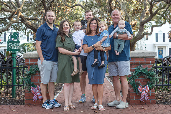 20221211-Lori-Laake-Family-Session-7421