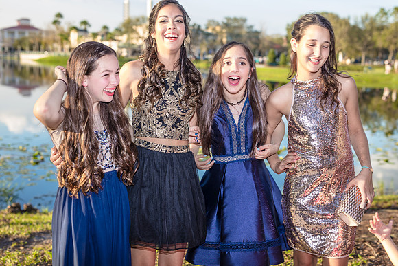 8th-grade-dance-party-2018-I-1437