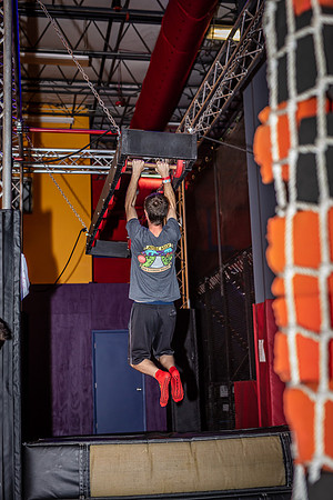 Planet-Obstacle-Adults-Night-9991