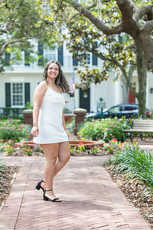 20250502-Lucinda-grad-session-9560