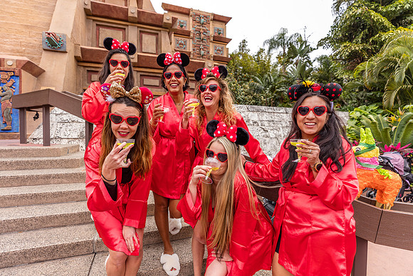 Valentine-Session-Momsies-Disney-Epcot-2022-0866
