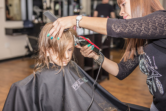 HairCut_Toni-Michaels-Salon-Joshua-6117