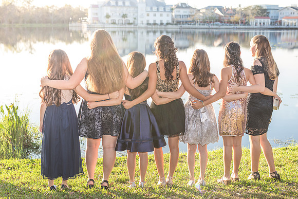 8th-grade-dance-party-2018-I-1409
