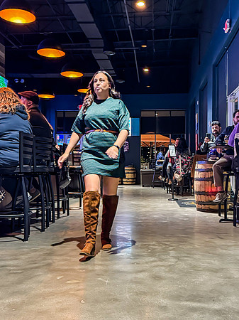 20241122-Runway-on-Tap-ApricotLane-Celebration-Brewing-4436-i-