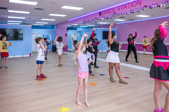 20250921-Dance-Station-Studios-Class-1878H
