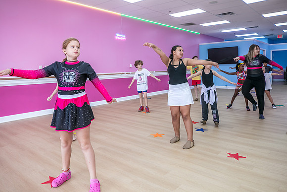 20250921-Dance-Station-Studios-Class-1884HJ