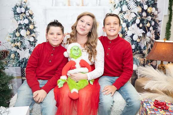 20221224-Christmas-Family-Session-Crystal-7662