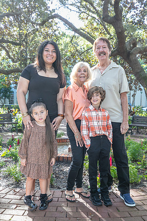 20251018-Catherine-Breen-Thomas-Family-Session-3233