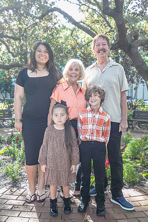 20251018-Catherine-Breen-Thomas-Family-Session-3231