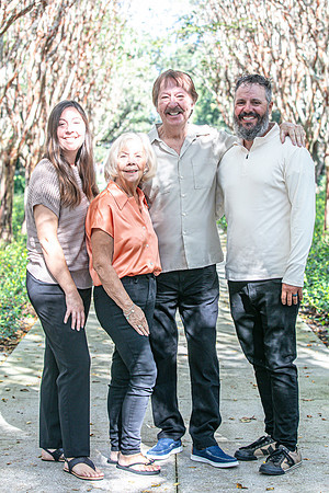 20251018-Catherine-Breen-Thomas-Family-Session-3334