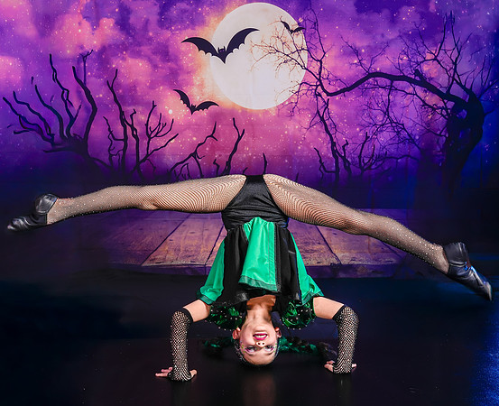 4-2_20251019-Dance-Station-Studios-Halloween-Photo-Shoot-9905