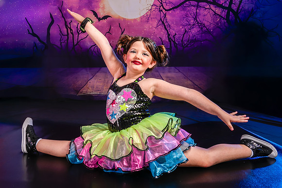 5-4_20251019-Dance-Station-Studios-Halloween-Photo-Shoot-9987