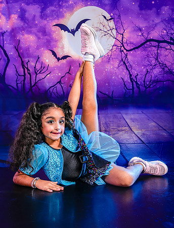 7-1_20251019-Dance-Station-Studios-Halloween-Photo-Shoot-0028