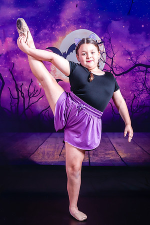 9-2_20251019-Dance-Station-Studios-Halloween-Photo-Shoot-0151