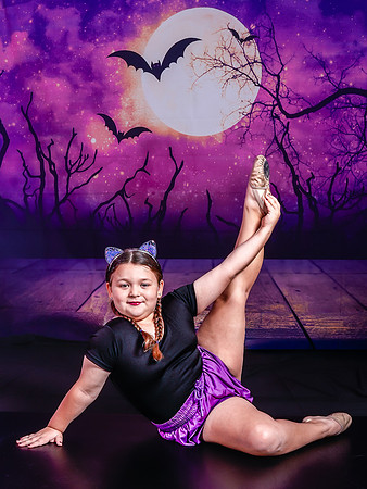 9-3_20251019-Dance-Station-Studios-Halloween-Photo-Shoot-0175
