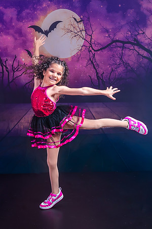 13-4_20251019-Dance-Station-Studios-Halloween-Photo-Shoot-0679