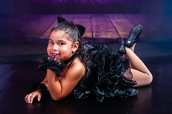 14-1_20251019-Dance-Station-Studios-Halloween-Photo-Shoot-0698