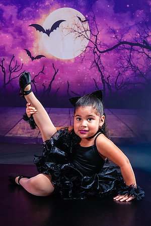 14-3_20251019-Dance-Station-Studios-Halloween-Photo-Shoot-0746