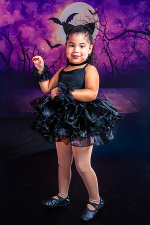 14-4_20251019-Dance-Station-Studios-Halloween-Photo-Shoot-0802