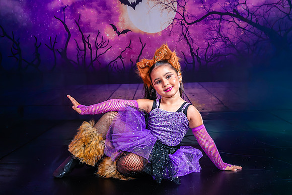 16-4_20251019-Dance-Station-Studios-Halloween-Photo-Shoot-9745