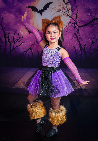 16-7_20251019-Dance-Station-Studios-Halloween-Photo-Shoot-9791
