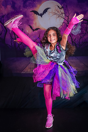 17-2_20251019-Dance-Station-Studios-Halloween-Photo-Shoot-9829
