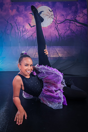21-7_20251019-Dance-Station-Studios-Halloween-Photo-Shoot-0218