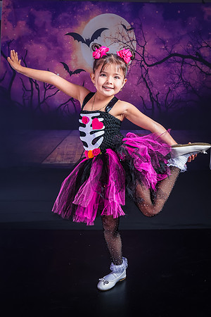 23-1_20251019-Dance-Station-Studios-Halloween-Photo-Shoot-0354