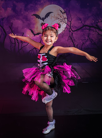 23-3_20251019-Dance-Station-Studios-Halloween-Photo-Shoot-0384