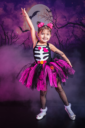 23-5_20251019-Dance-Station-Studios-Halloween-Photo-Shoot-0403
