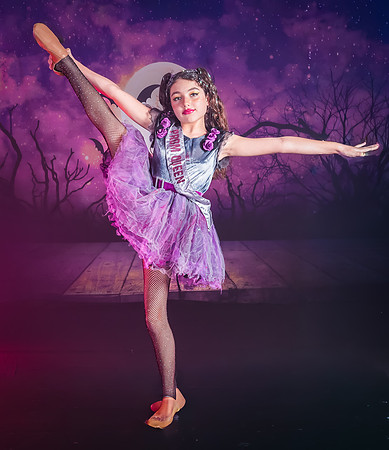 24-1_20251019-Dance-Station-Studios-Halloween-Photo-Shoot-0444