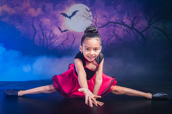 27-4_20251019-Dance-Station-Studios-Halloween-Photo-Shoot-0639