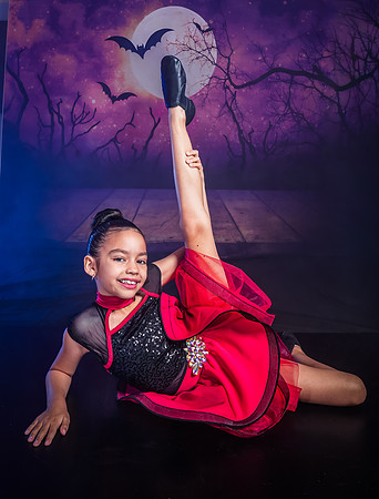 27-3_20251019-Dance-Station-Studios-Halloween-Photo-Shoot-0624.jpg