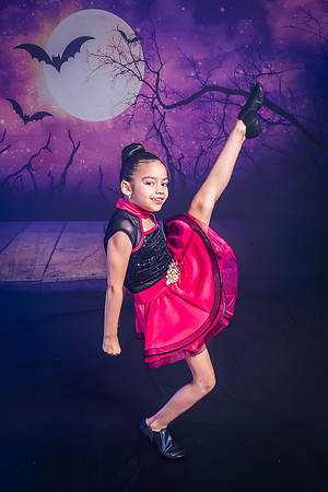 27-6_20251019-Dance-Station-Studios-Halloween-Photo-Shoot-0698