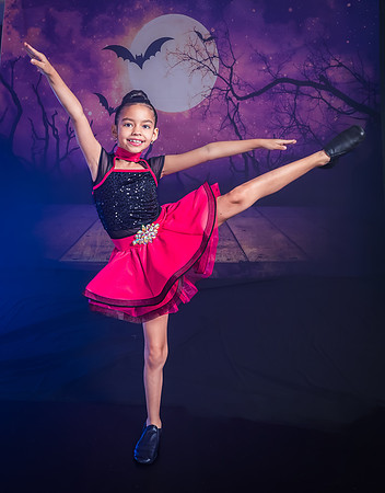 27-7_20251019-Dance-Station-Studios-Halloween-Photo-Shoot-0684