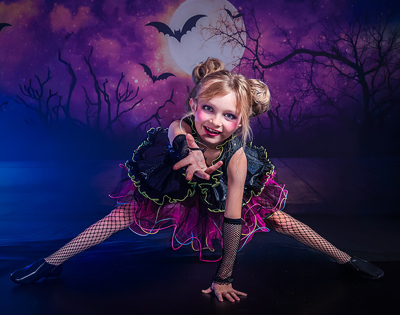 28-6_20251019-Dance-Station-Studios-Halloween-Photo-Shoot-0776