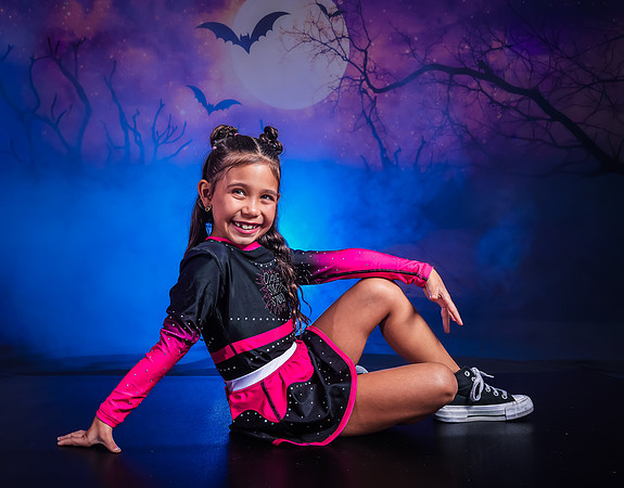 29-3_20251019-Dance-Station-Studios-Halloween-Photo-Shoot-0831