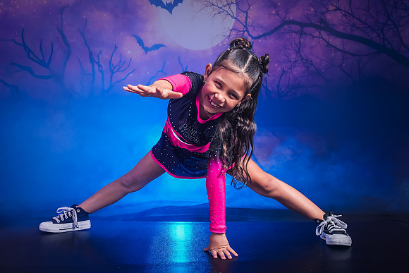 29-4_20251019-Dance-Station-Studios-Halloween-Photo-Shoot-0846