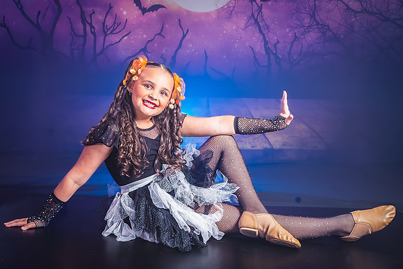 30-1_20251019-Dance-Station-Studios-Halloween-Photo-Shoot-0923